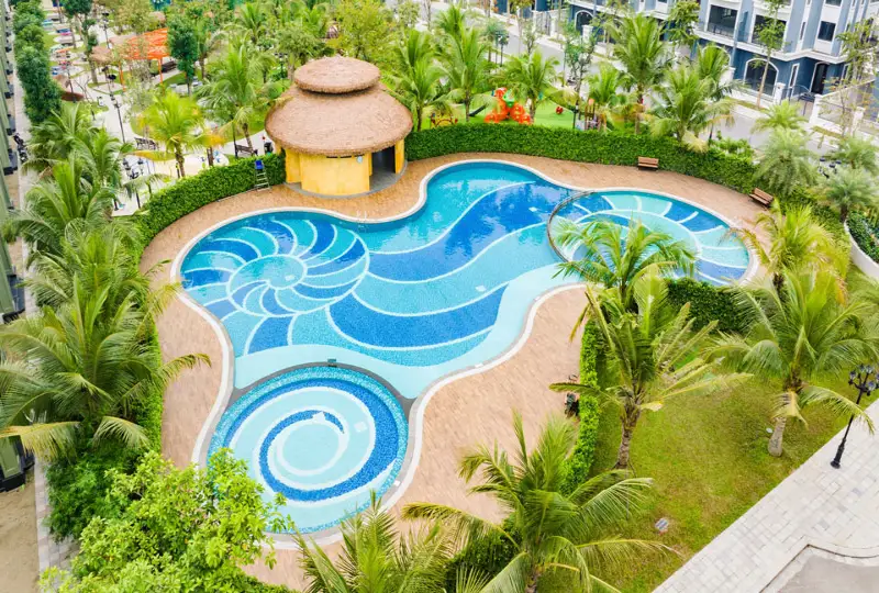 Bể Bơi Ngoài Trời